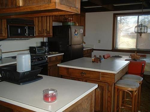 4th image of 102 Waco Ln