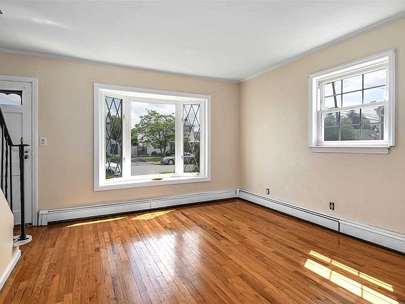 5th image of 1005 Mirabelle Ave