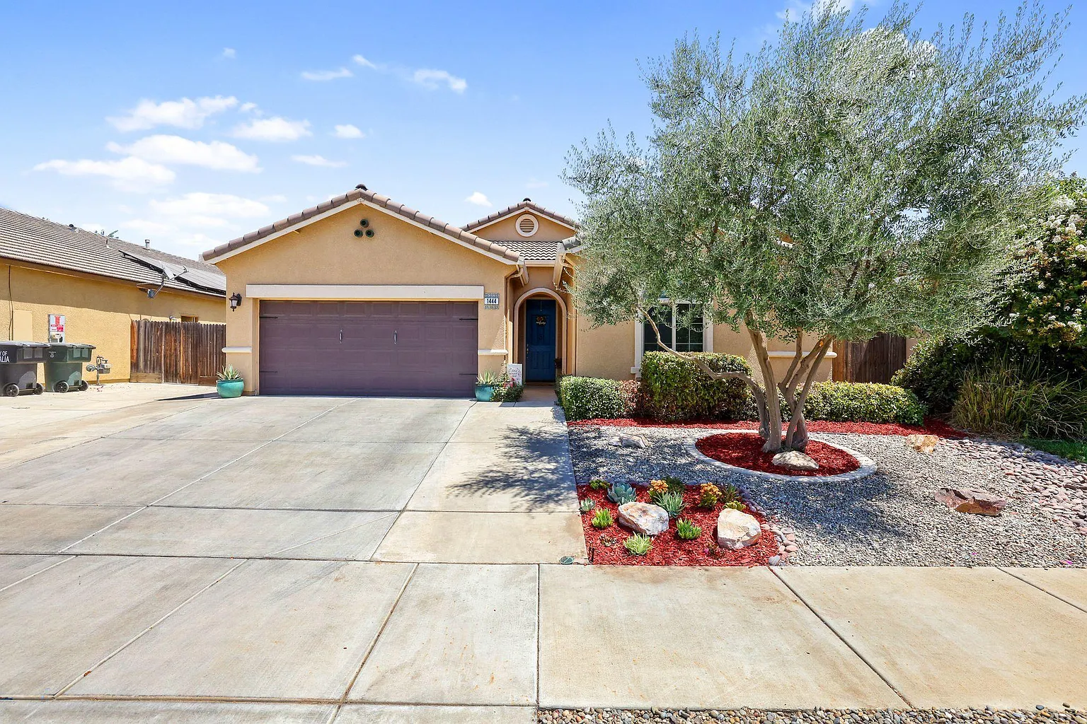 1444 N Leila St photo 1