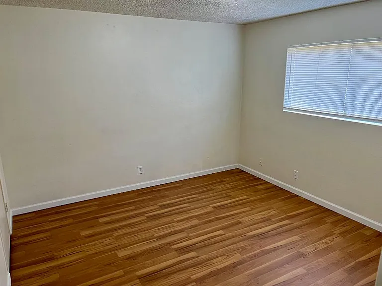 4308 Axminster St — Photo 5