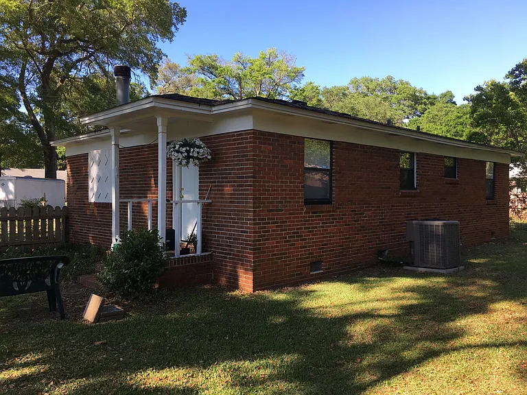 109 Bluebird Dr — Photo 2