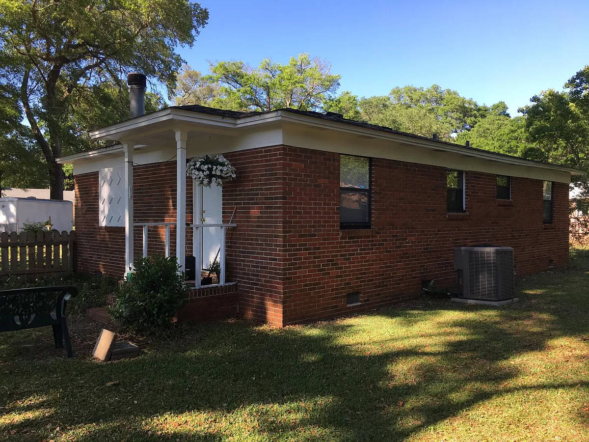 Building Photo - 109 Bluebird Dr