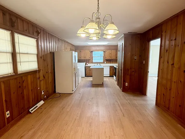 2609 Hickory Ave — Photo 6