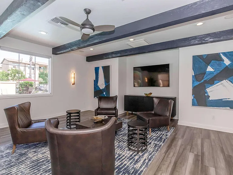 Laurel Vista Apartment Homes — Photo 8
