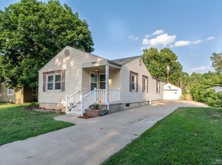 1409 Sunrise Dr, Salina, KS 67401