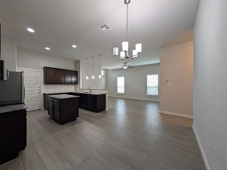 2237 Avery Vlg — Photo 14