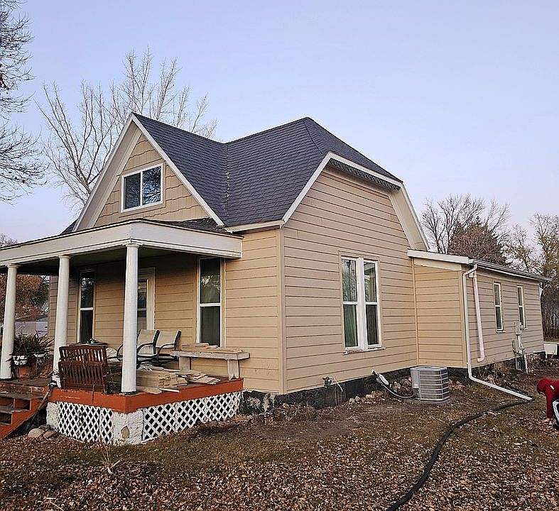 1st image of 304 4th St S