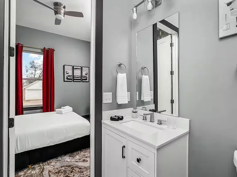 2723 Alameda St — Photo 20