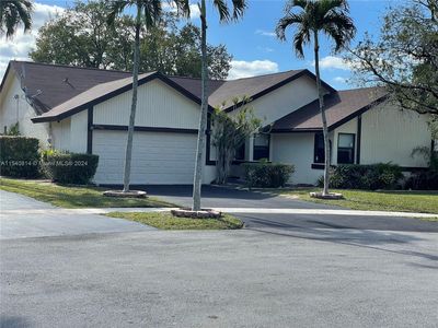 9766 NW 41st St, Sunrise, FL, 33351
