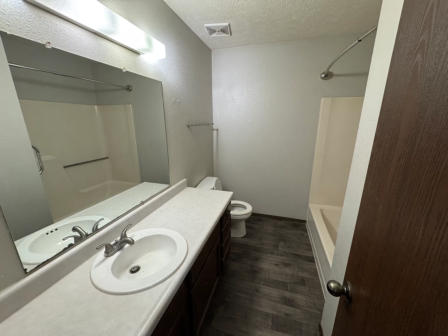 2 bed, 830 sqft, $950 — Photo 4