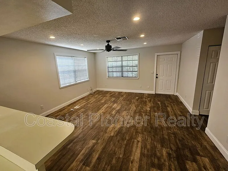 1003 Willow Pond Dr — Photo 6