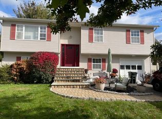 1 Hazel Ct, Spring Valley, NY 10977