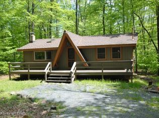 107 Moshannon Dr, Pocono Lake, PA 18347