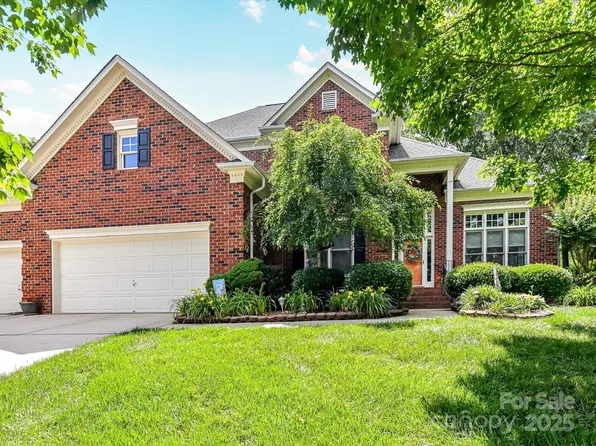 15929 Northstone Dr, Huntersville, NC 28078