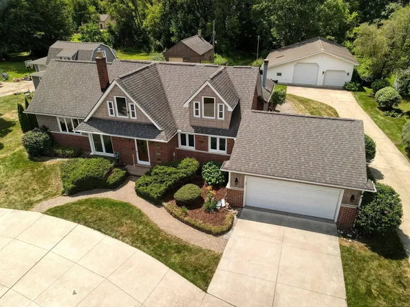 45821 North Ave, Macomb, MI 48042