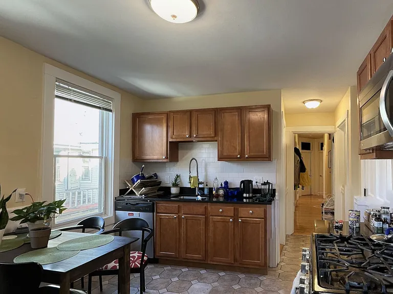 166 Elm St #2 — Photo 2