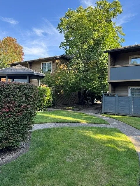 Crescent Ridge