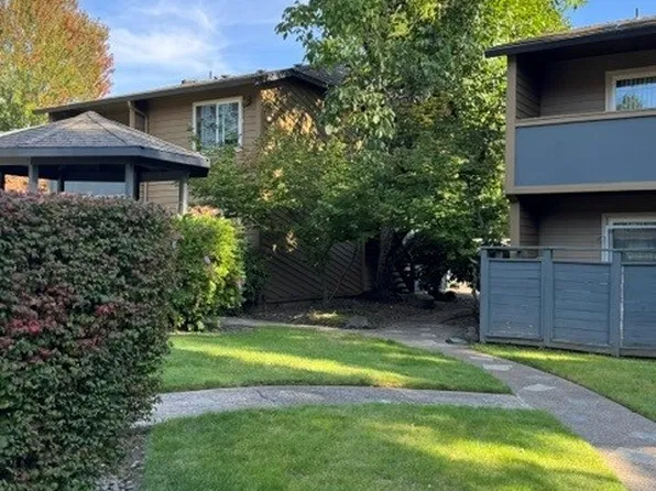 Crescent Ridge