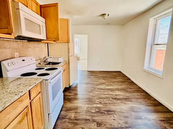 240-42 W Glenwood Ave, Philadelphia, PA