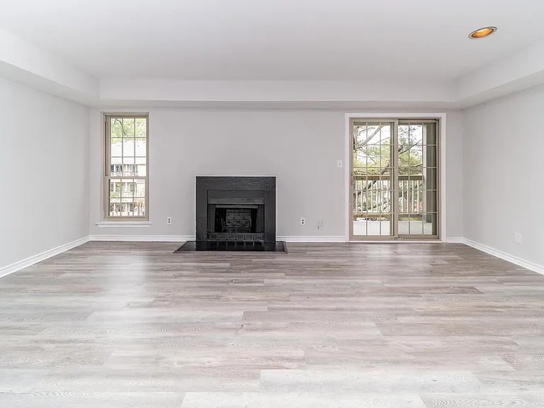 3920 Penderview Dr — Photo 22