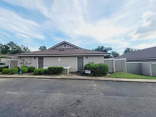 2241 W Pensacola St Photo 1