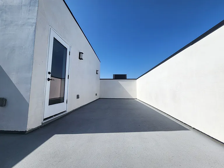6061 Fulton Ave #6 — Photo 58