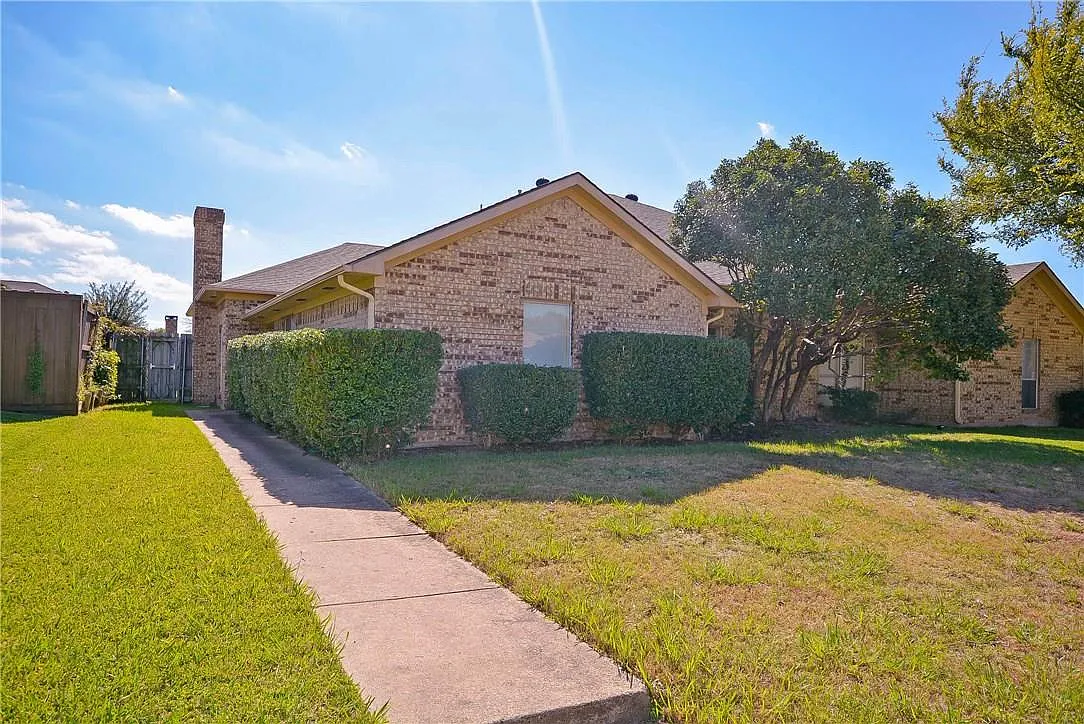 3 bed, 1714 sqft, $2,200 — Photo 1