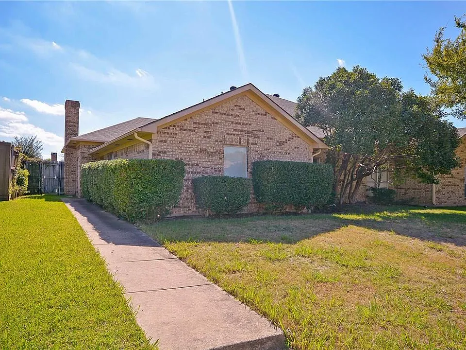 1104 Wimbledon Ln