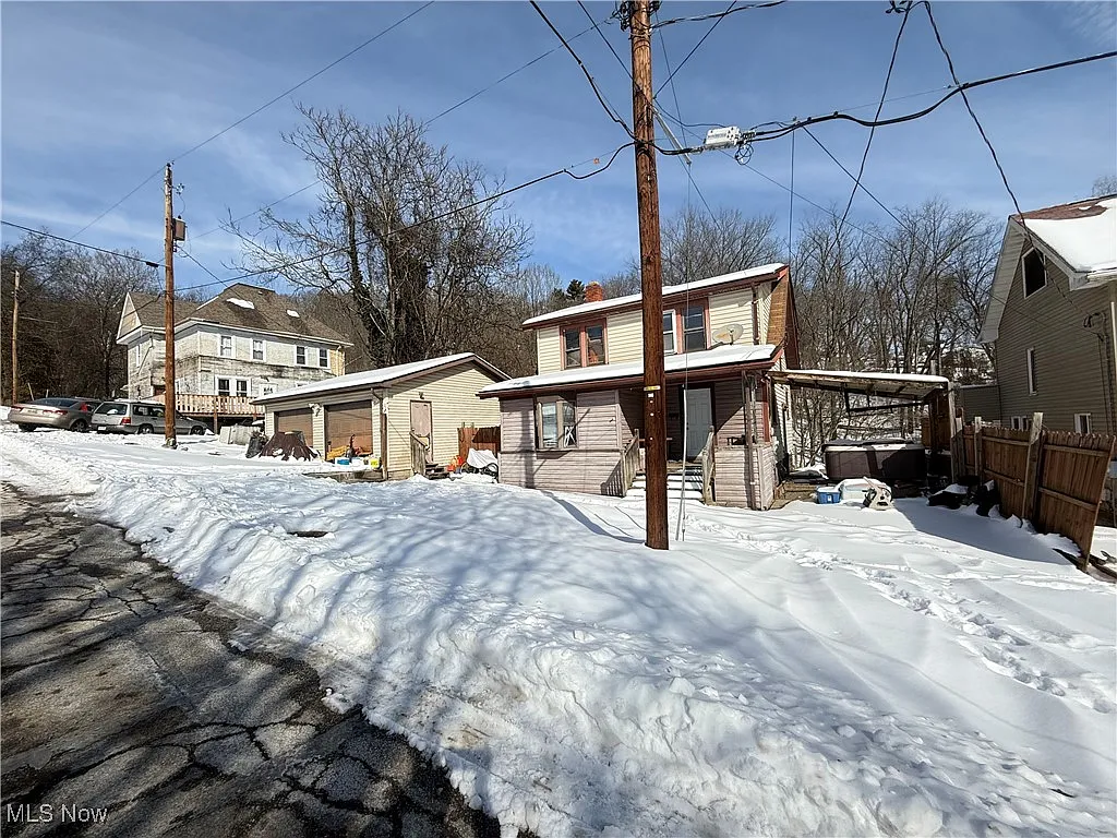 215 Isabelle St photo 1