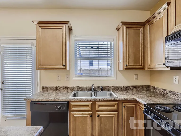 281 Oakland Hills Way — Photo 15