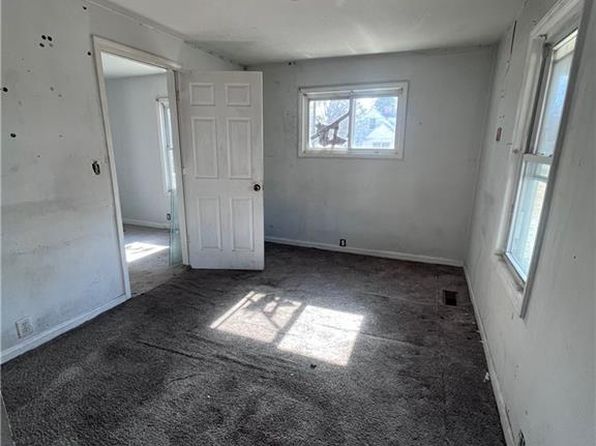 32069 Wilson St, Boykins, VA 23827