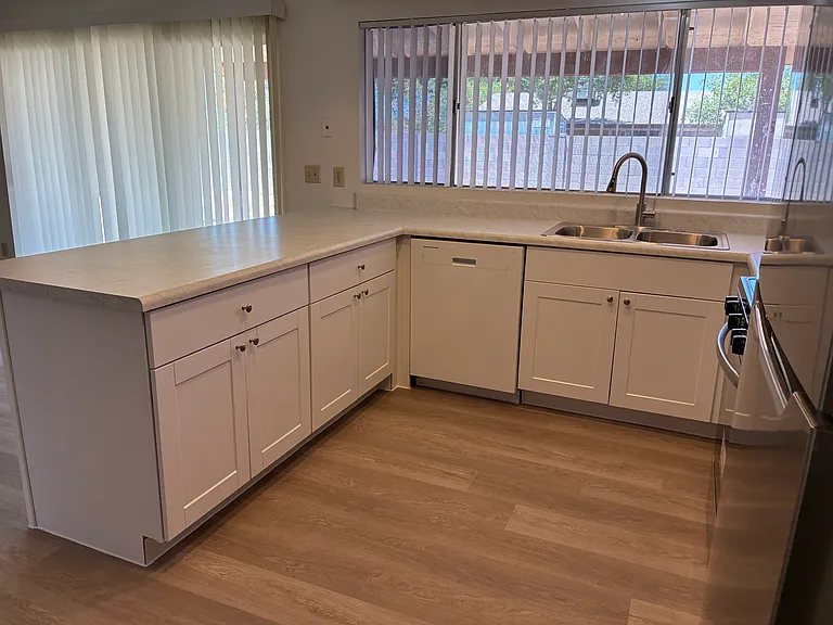 3672 W Oakland St — Photo 15