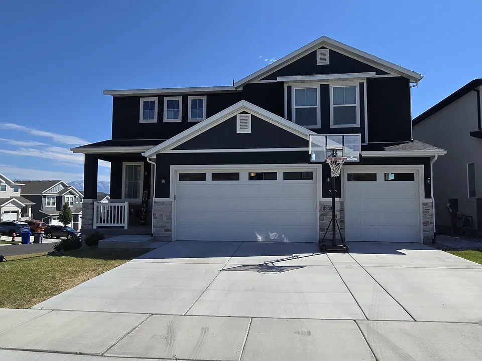 3332 S Heathercrest Dr