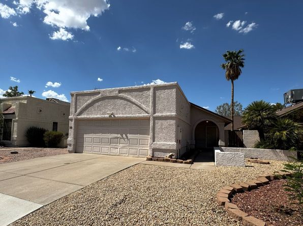 1050 W Estrella Dr
