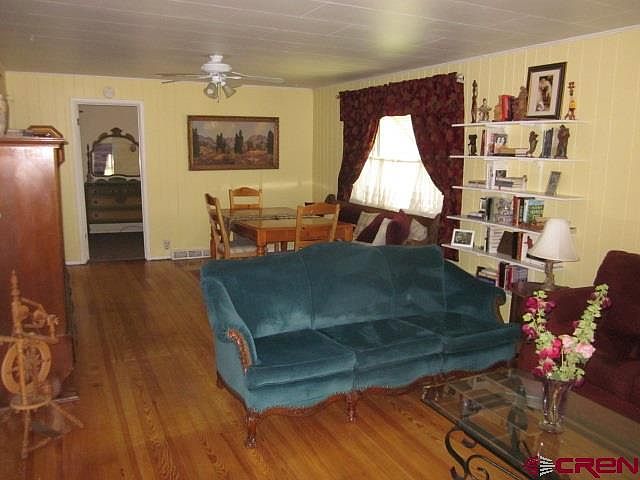 Amazing original wood floors