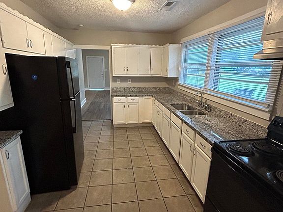 3rd image of 118 Cooper St