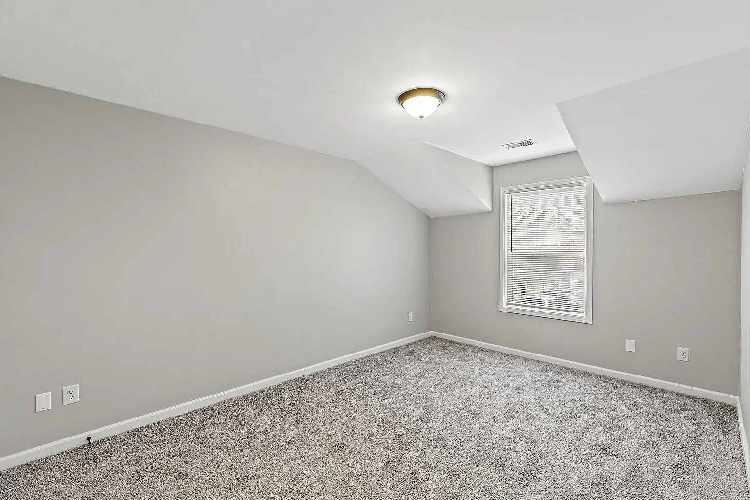 3 bed, 1652 sqft, $650 — Photo 4