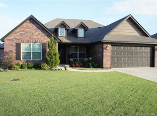 8456 Dunnwood Rd, Claremore, OK 74019