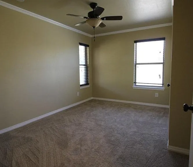 937 Robineta Ln — Photo 11