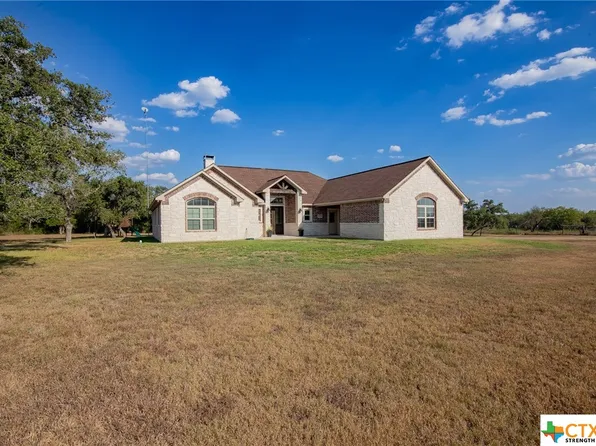 9095 Us Highway 183 S, Cuero, TX 77954