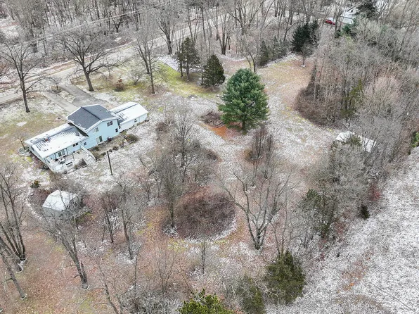 54722 Wilbur Rd, Three Rivers, MI 49093