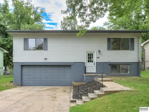 803 Willow Ave, Bellevue, NE 68005