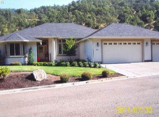 272 Oak Valley Loop, Winchester, OR 97495