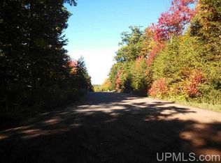 1096 Highland Dr, Ishpeming, MI 49849