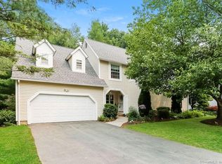 10 Edgewood Ct #10, Simsbury, CT 06070