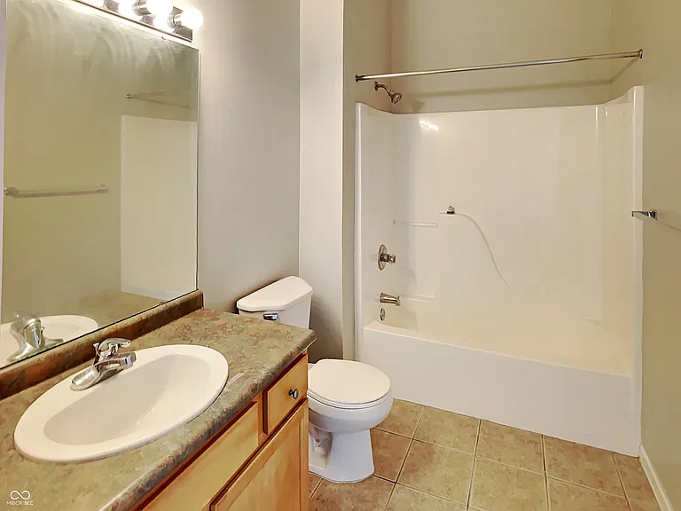 114 S Meridian St #C — Photo 22