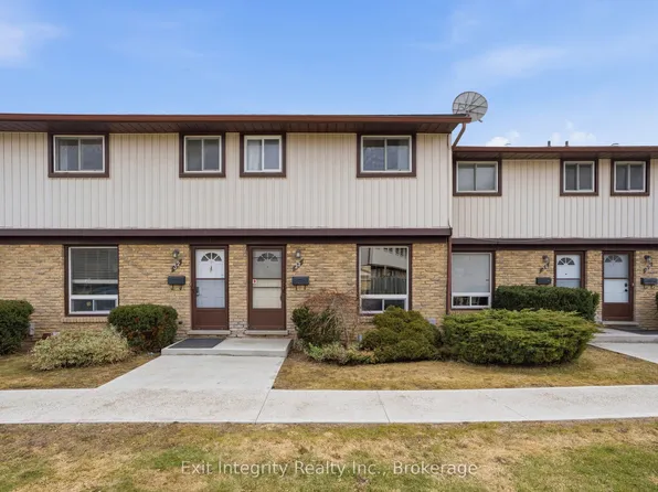 210 Glamis Rd #33, Cambridge, ON N1R 6L3