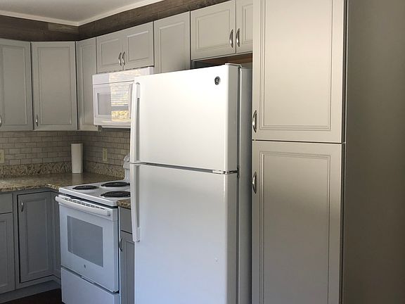 New cabinets with granite counter tops