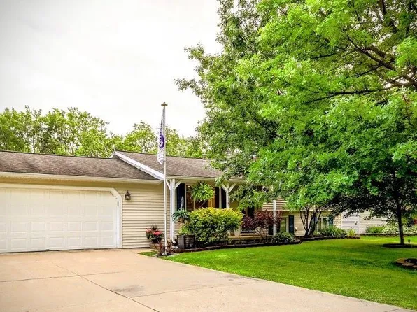 5515 S Aylesbury Dr, Waterford, MI 48327