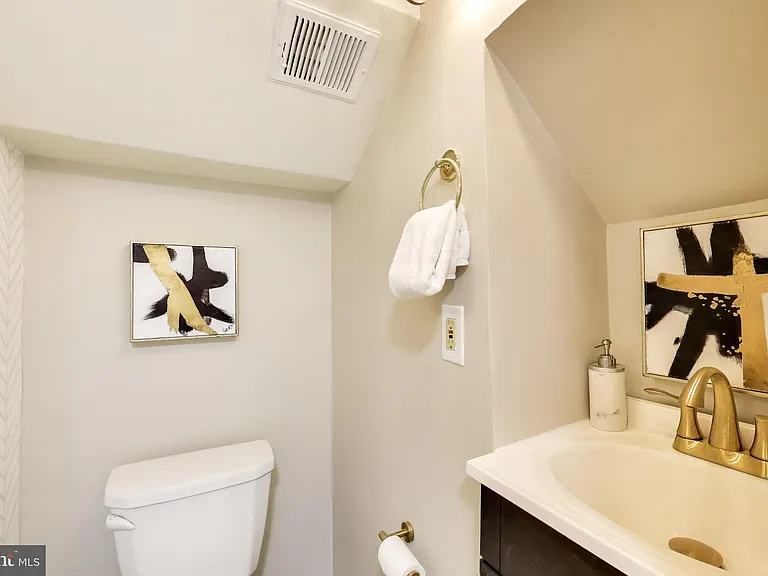 1238 Linden Pl NE — Photo 22